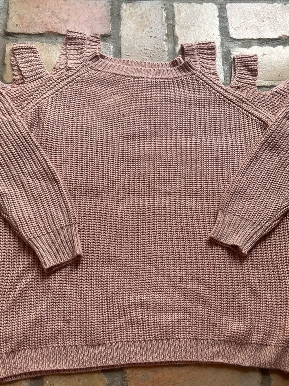 Dreamers Off‑the‑Shoulder Cold‑Shoulder Sweater in Dusty Rose